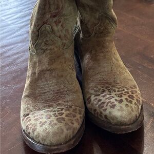 Old Gringo Tan Leather Interior